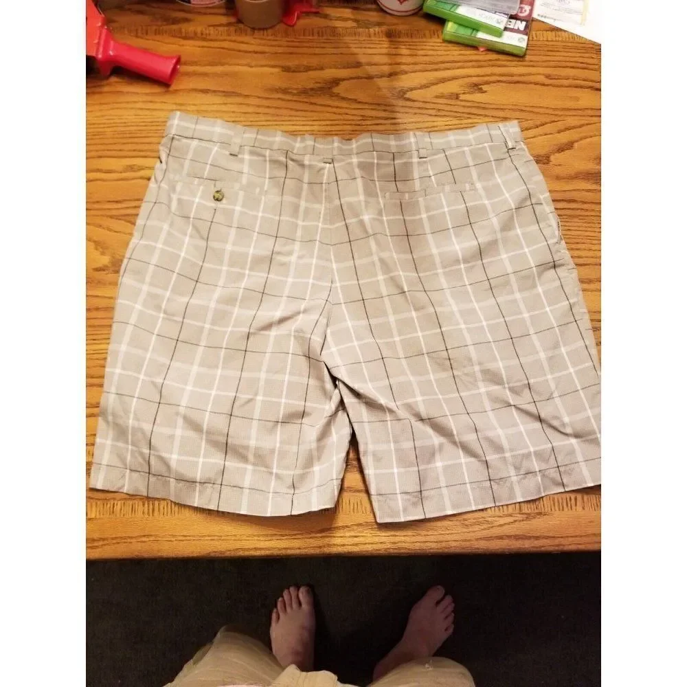Men's PGA Tour Polyester Golf Shorts Size 42 Flat Front 10” Inseam Khaki Plaid